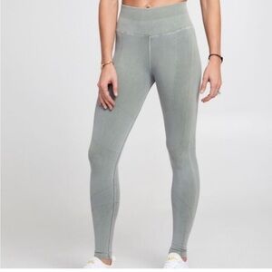 Nux One by One Seamless Compression leggings Sage Light Green